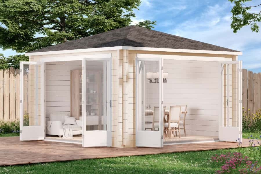 Zonnig isotuinhuis met grote vouwdeur met grote vouwdeur